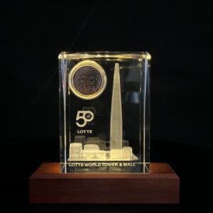 Custom 3D Laser Engraved K9 Crystal Building Model Trophyfor Corporate 50th Anniversary Souvenirs