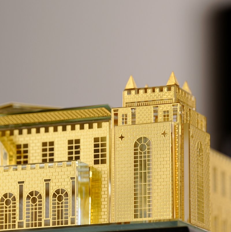 World Billiards Museum Model | Premium corporate gifts | OEM Crystal Gifts Manufacturer | Custom IPO Gifts - Image 5
