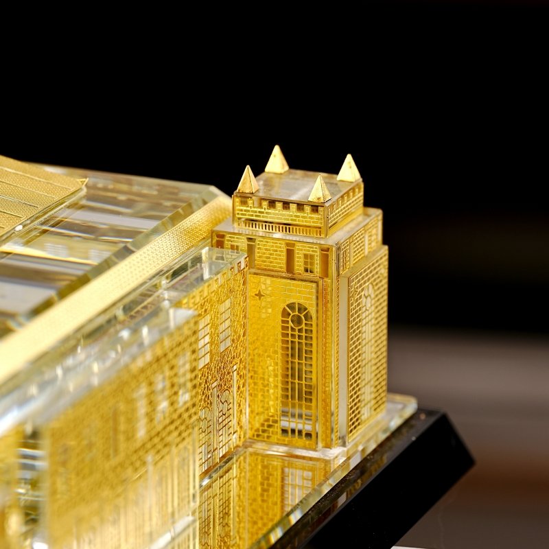 World Billiards Museum Model | Premium corporate gifts | OEM Crystal Gifts Manufacturer | Custom IPO Gifts - Image 7